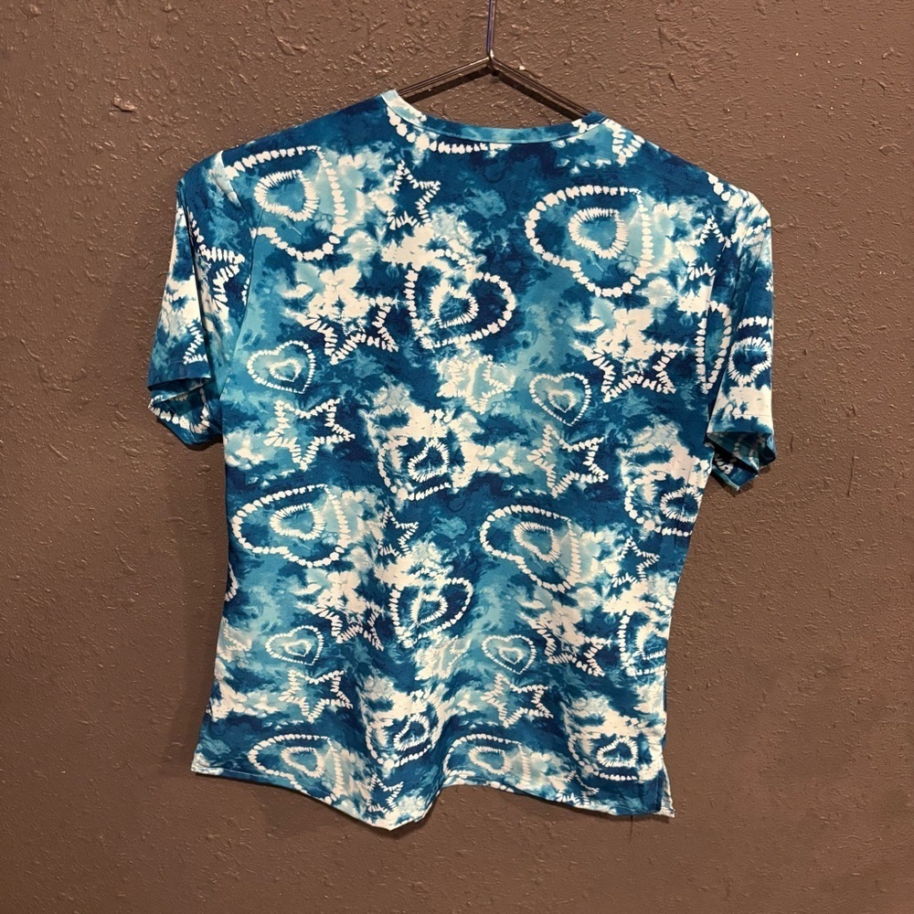 Women's GT Performance Blue Patterned Scrub Top - Picture 2 of 4